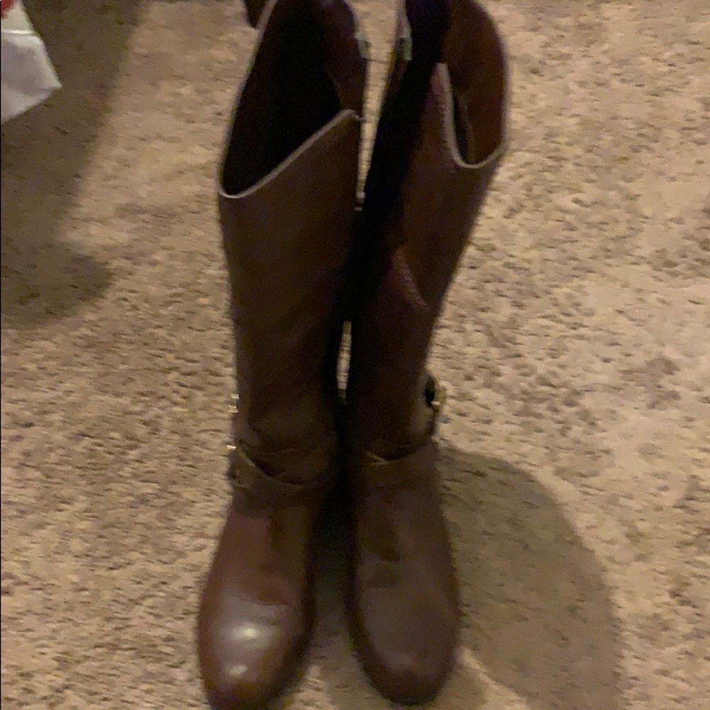 Boot - Picture 2 of 2